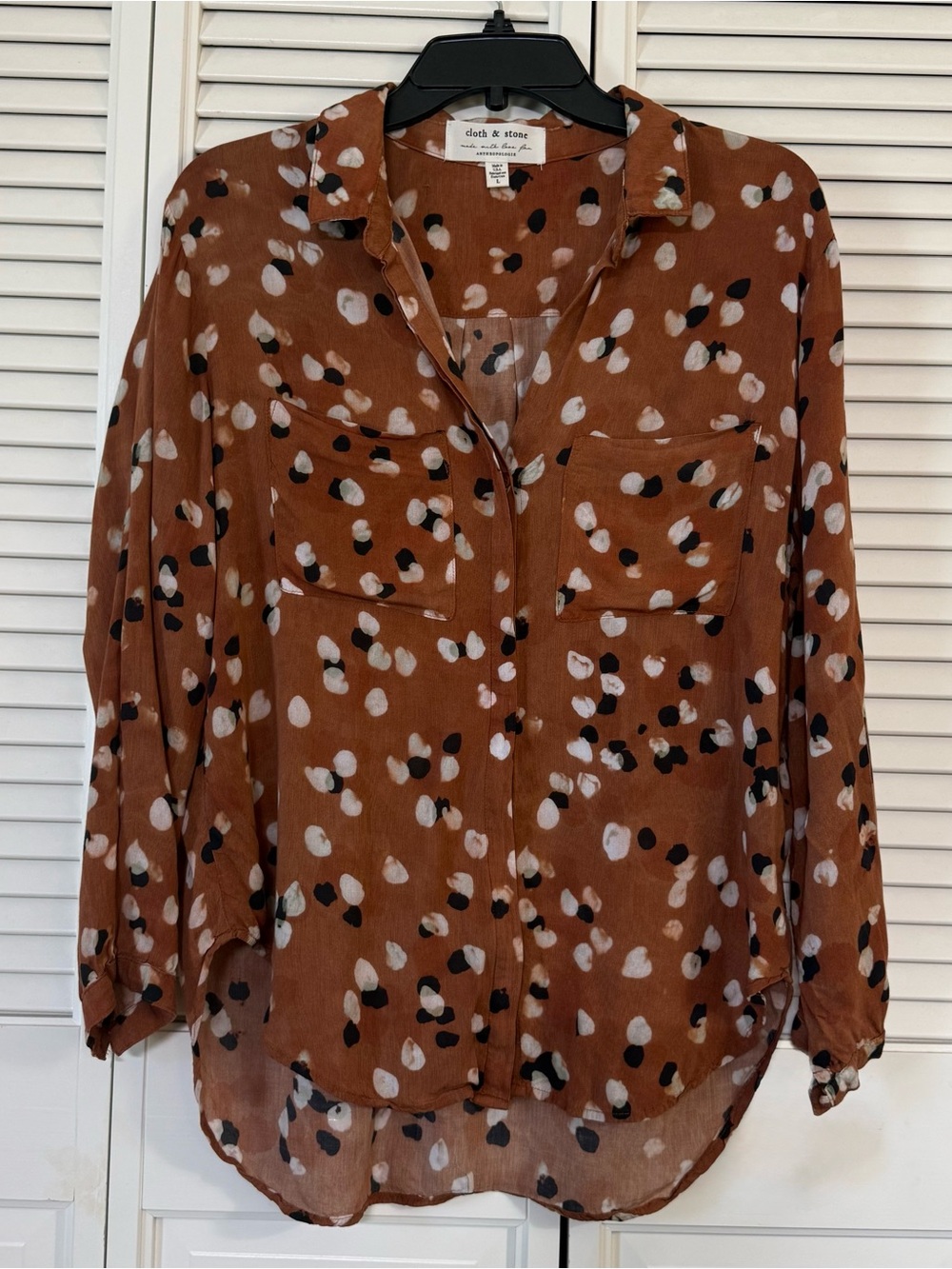 Cloth & Stone Brown Polka Dot Button-Up Collared Rayon Blouse Long Sleeve L